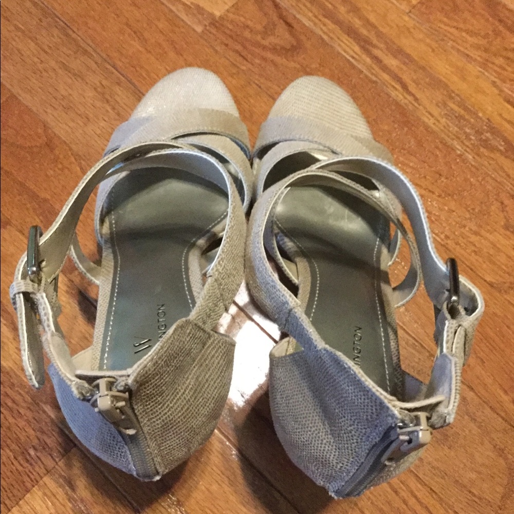 Wor cari taupe heels